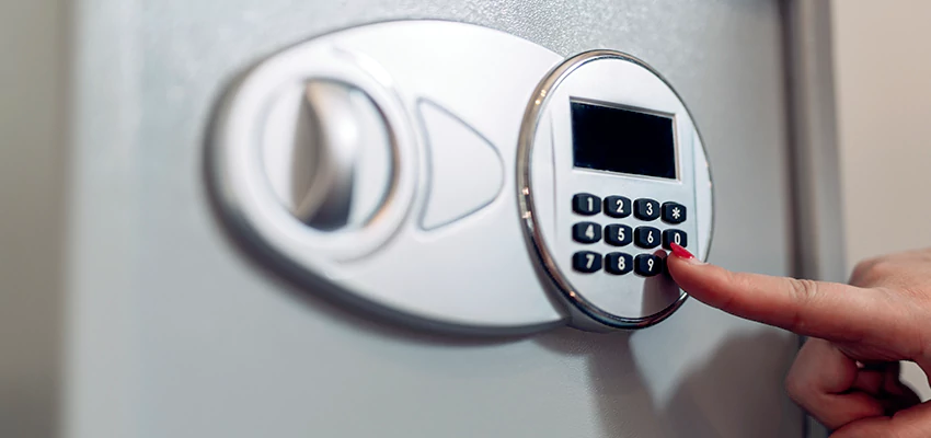 Jewelry Safe Cracking in Crestline, California